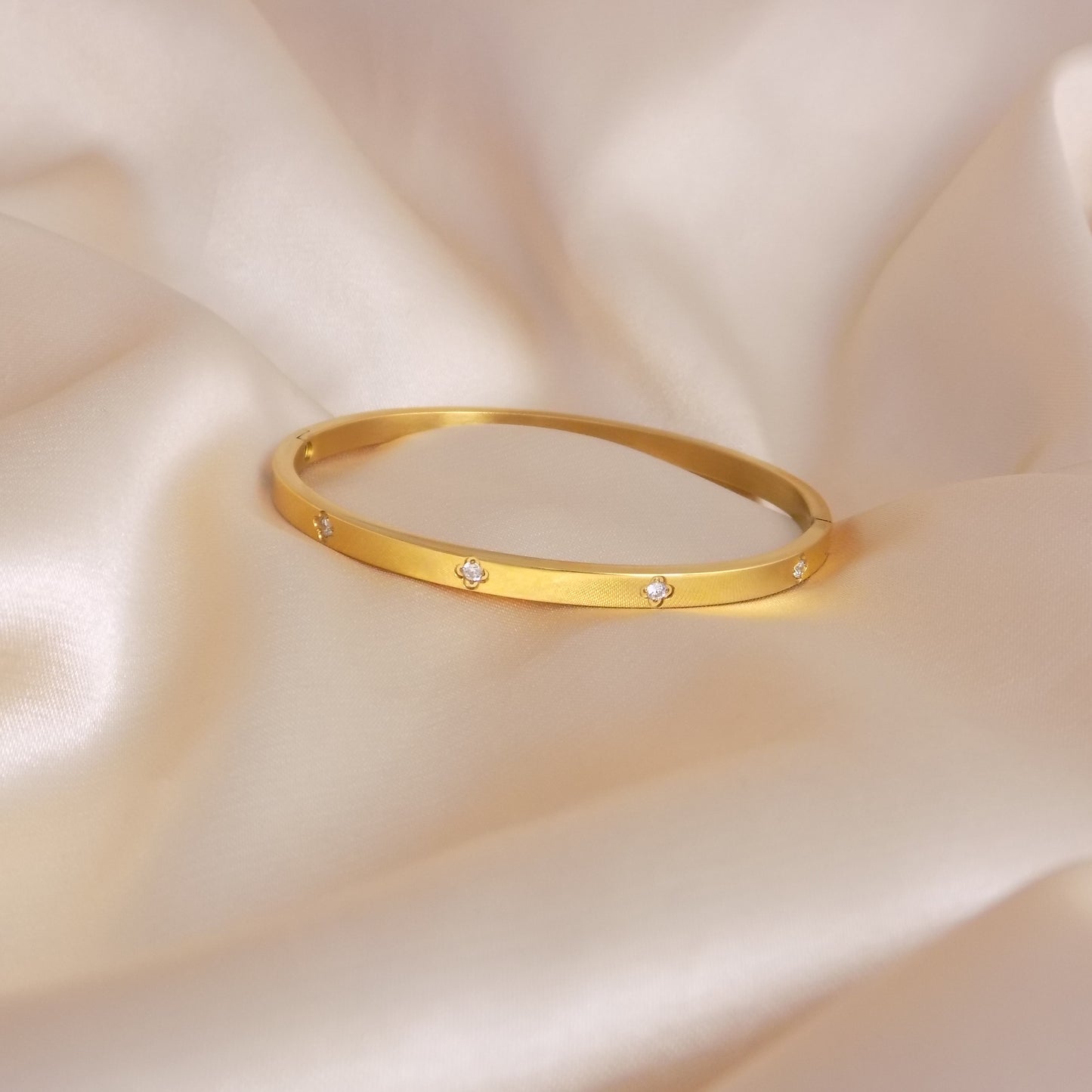 18K Gold Bangle Bracelet Clover Design with Cubic Zirconia Stones Stainless Steel