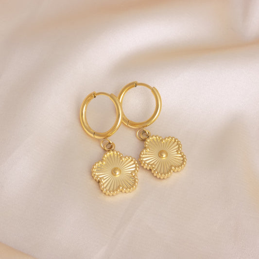 18K Gold Clover Hoop Earrings Gold Plated Stainless Steel Flower