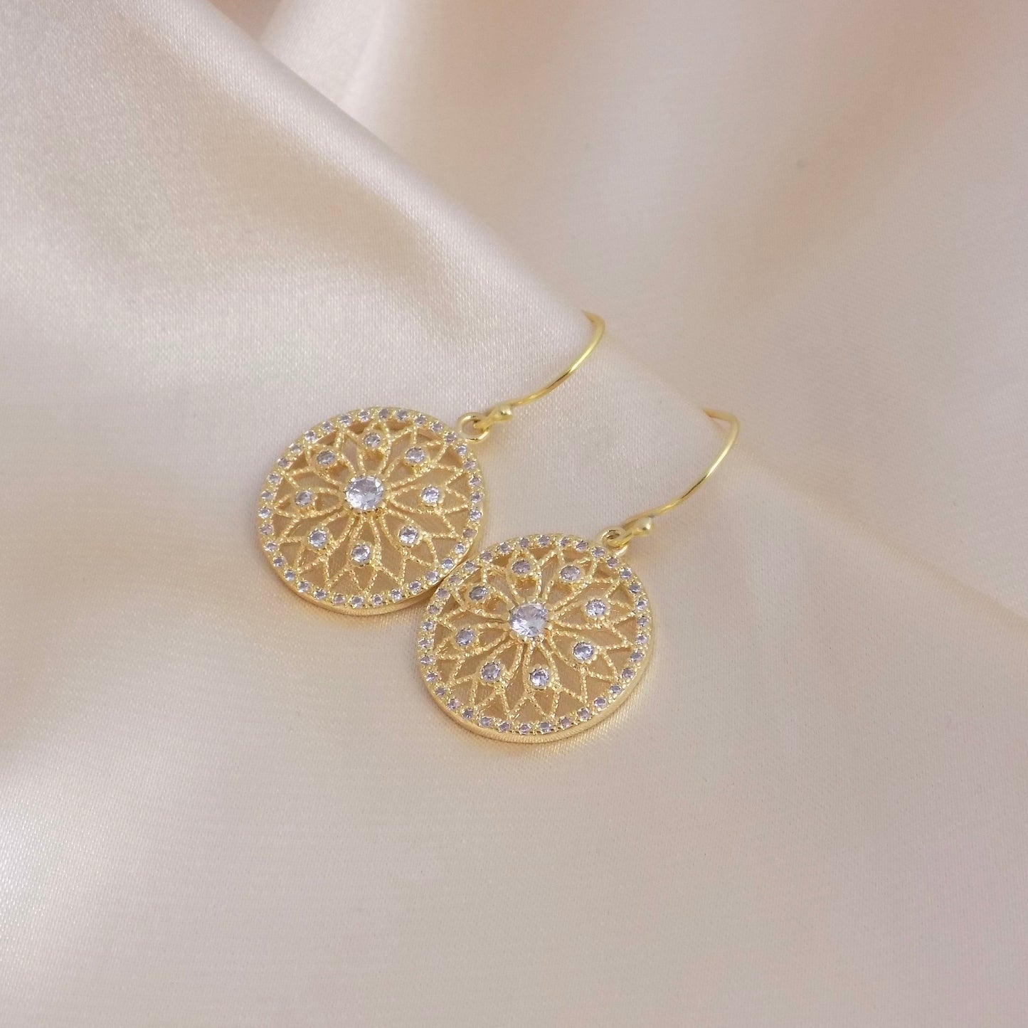 Round Filigree Cubic Zirconia Drop Earrings Gold, M6-100