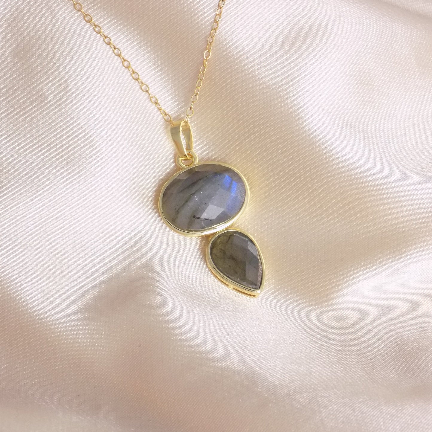 Labradorite Crystal Necklace with Blue Flash with 14K Gold Filled Chain, Christmas Gift For Mom, M7-67