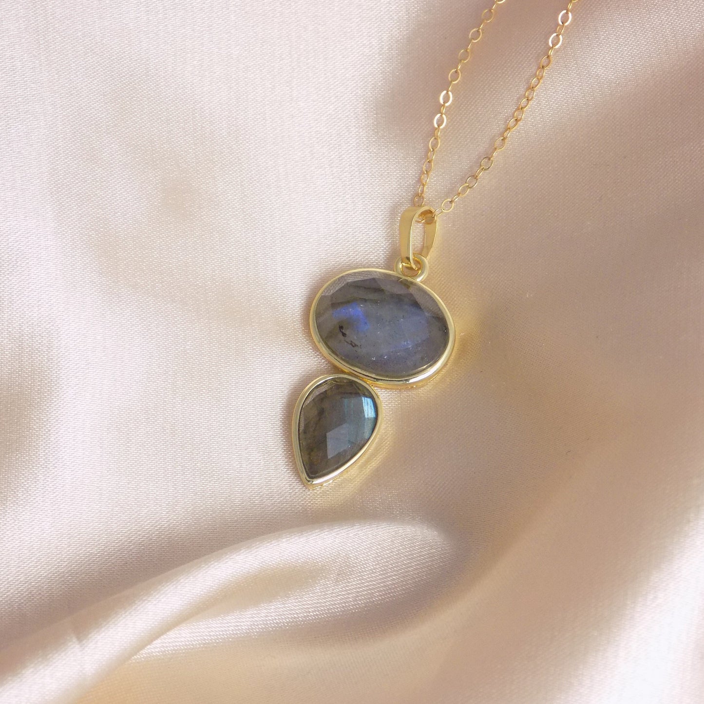 Labradorite Crystal Necklace with Blue Flash with 14K Gold Filled Chain, Christmas Gift For Mom, M7-67