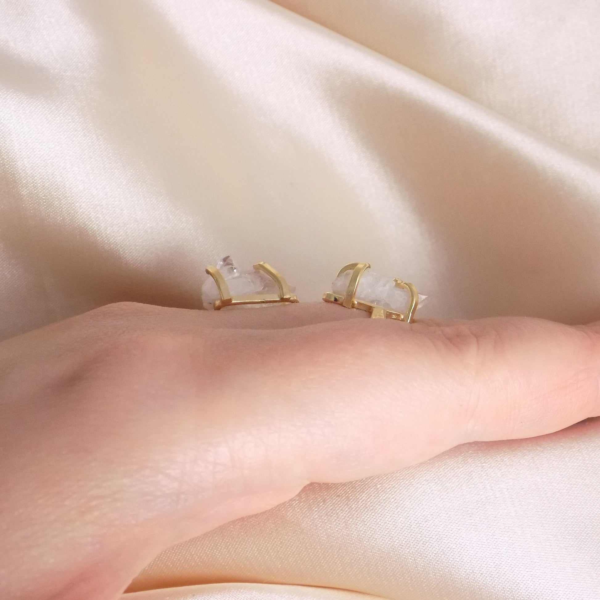 Natural White Crystal Quartz Ring, Minimalist Druzy Gemstone Ring Adjustable Band Gold Plated, G15-209