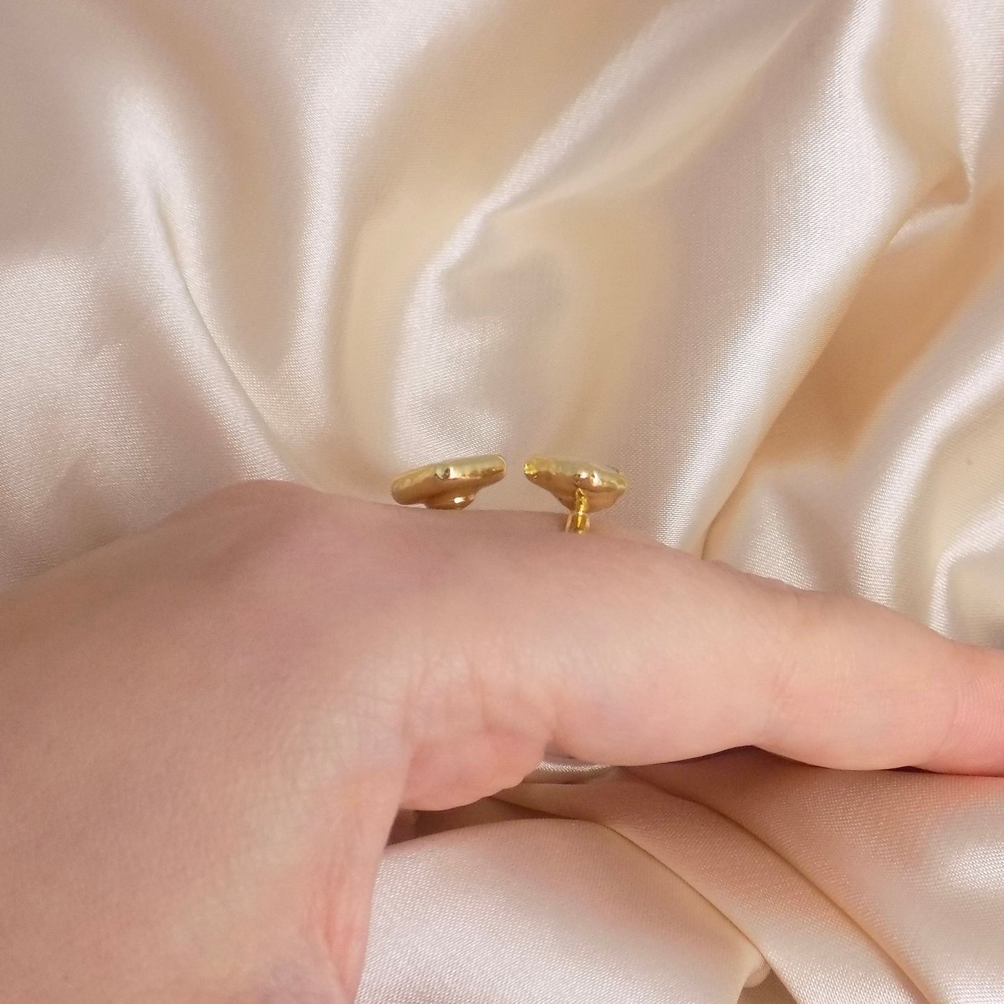 Statement Jewelry, Mother of Pearl Ring, Iridescent Dual Stone Ring Gold Plated, Gift For Mom, M7-75