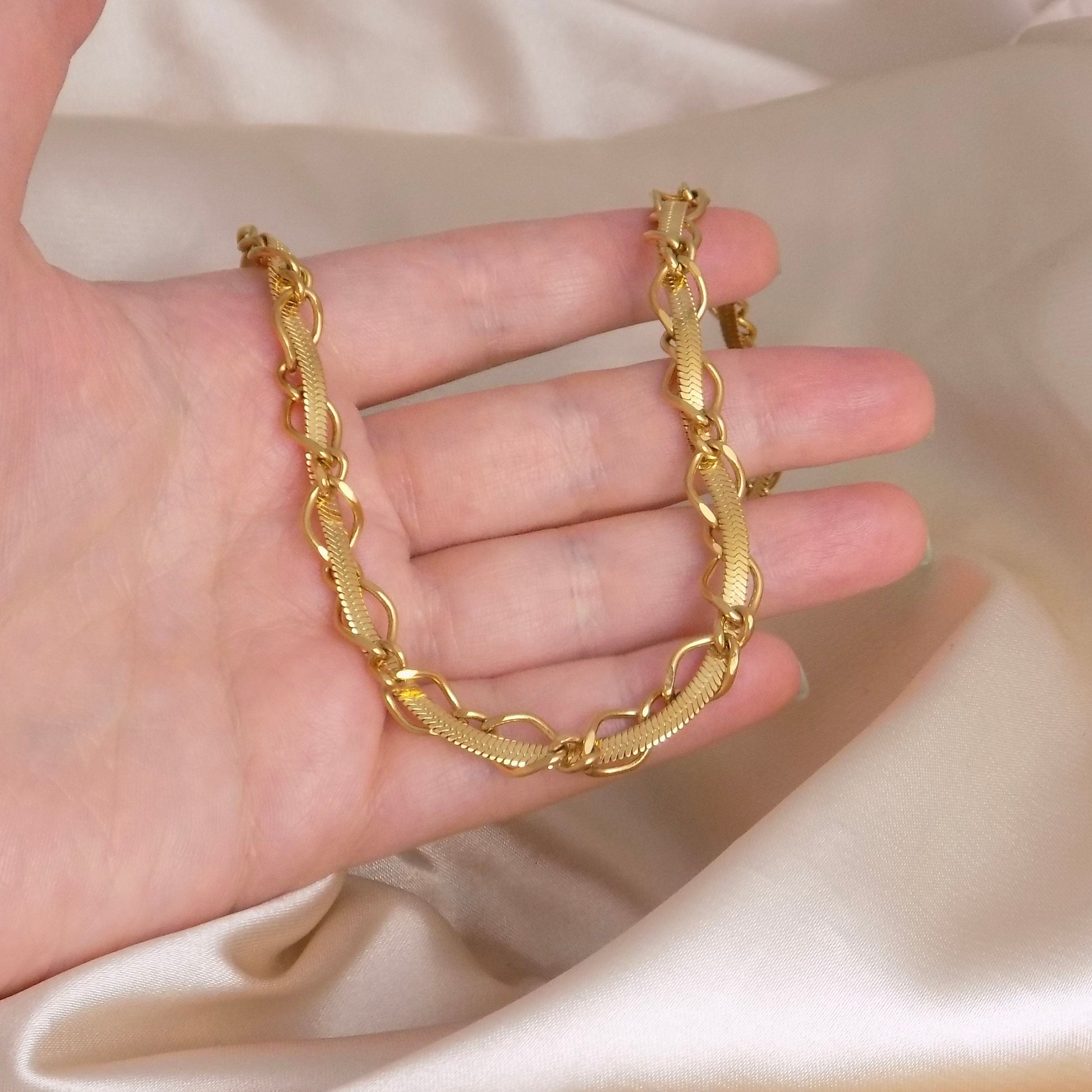 Unique Gold Choker For Women, Snake Chain, Herringbone Chain, 18K Gold Stainless Steel, Modern Trendy, M7-81