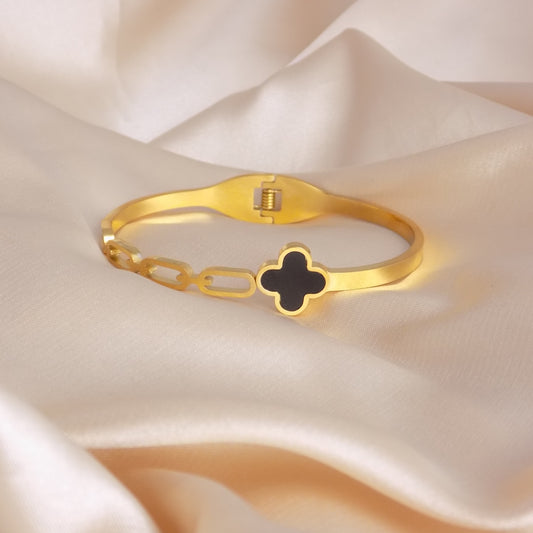 18K Gold Bangle Bracelet with Black Clover Flower and Paperclip Design Stainless Steel