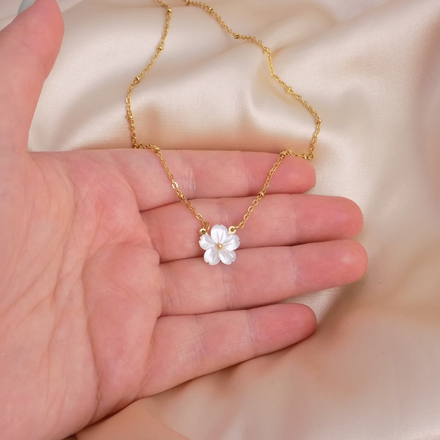 Mother of Pearl Flower Necklace Satellite Chain - 18K Gold Stainless Steel