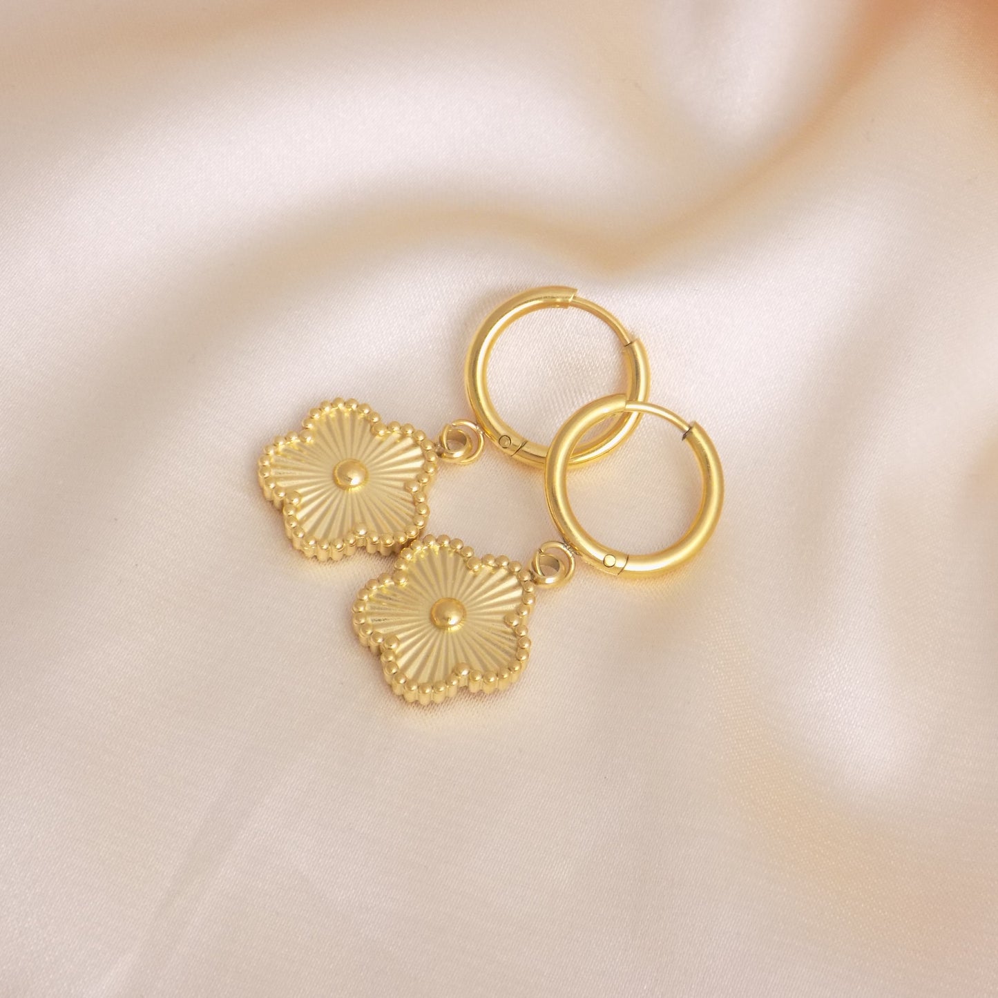 18K Gold Clover Hoop Earrings Gold Plated Stainless Steel Flower