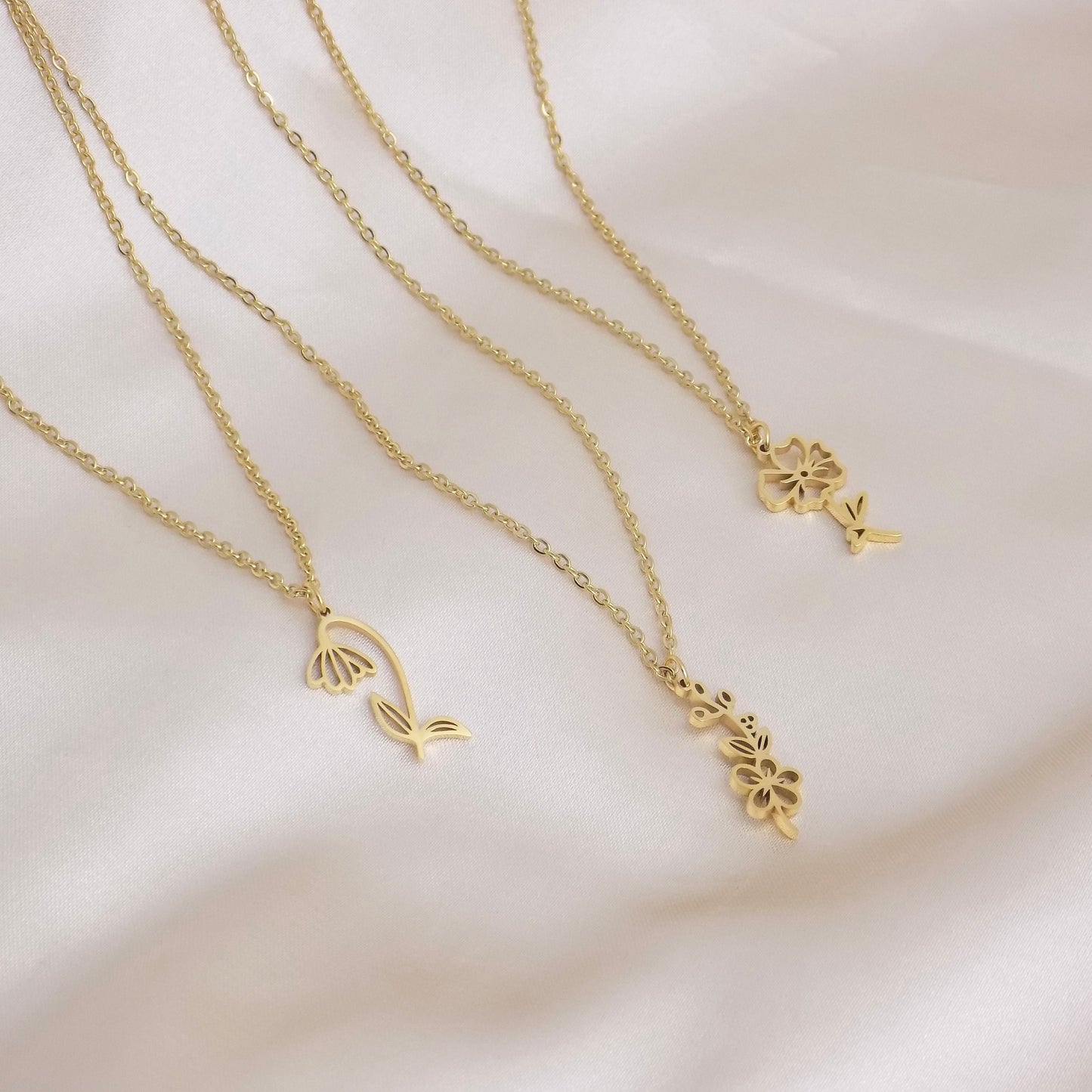 Custom Birthday Gift, Birth Flower Necklace Gold, Birth Flower Charm Necklace, Trendy Layers, Gift For Best Friend, M6-129
