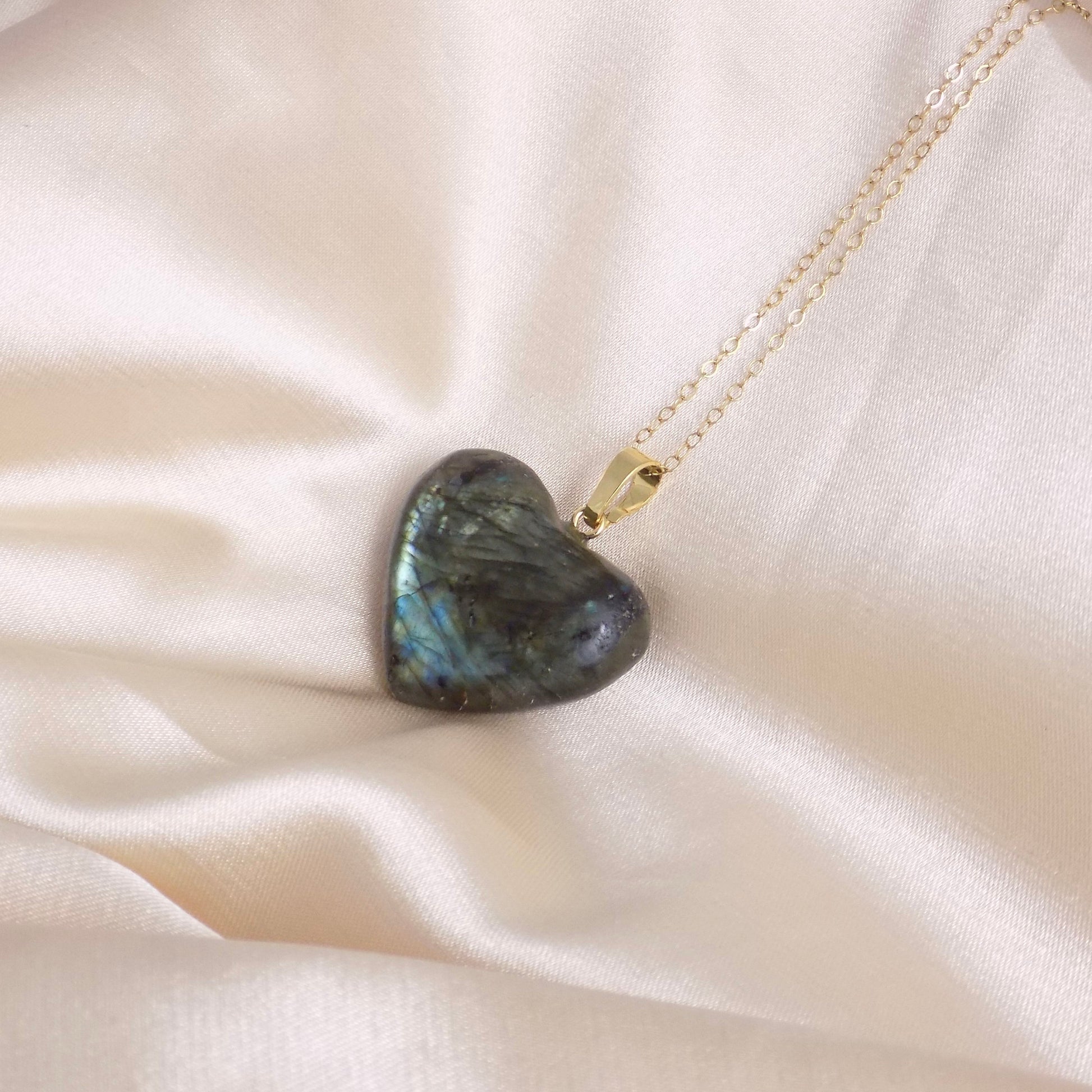 Labradorite Heart Pendant, Blue Flash Gray Crystal Pendant, Gift Women, M7-23
