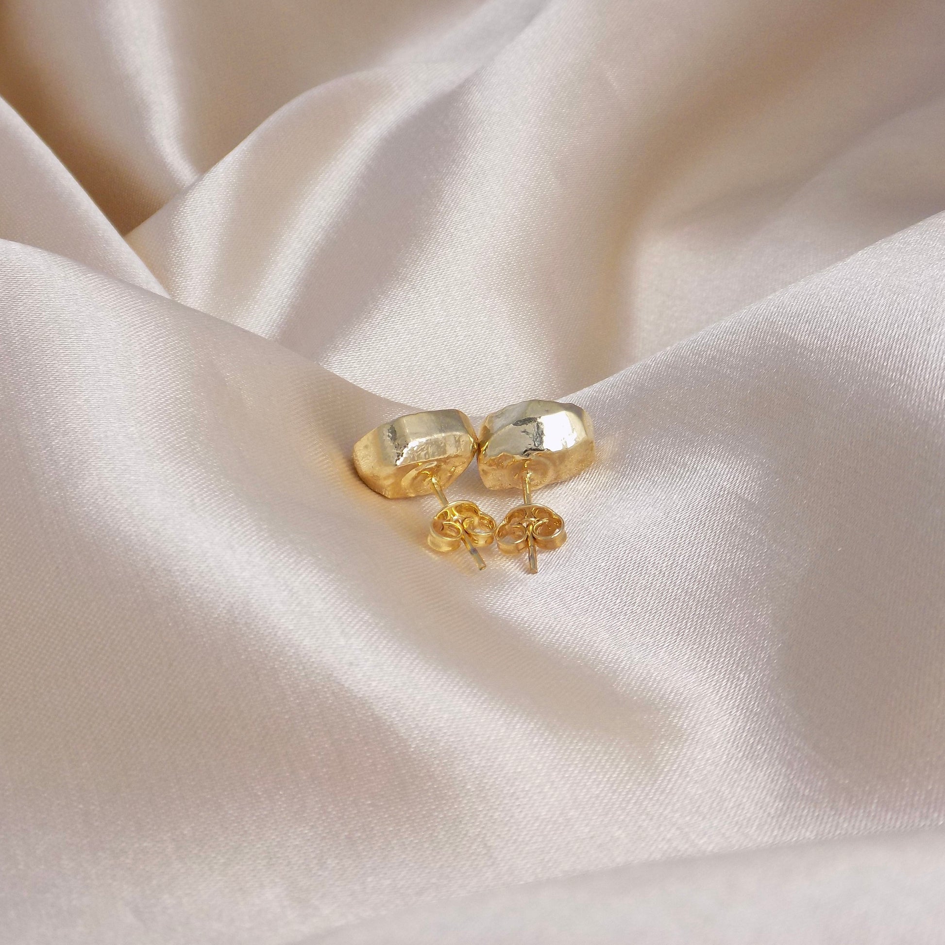 Gray Geode Studs Gold, Geode Earrings, Druzy Earrings, Gemstone Earrings Natural Druzy Studs Small Bridesmaid Gift Mother Gift Women G15-127
