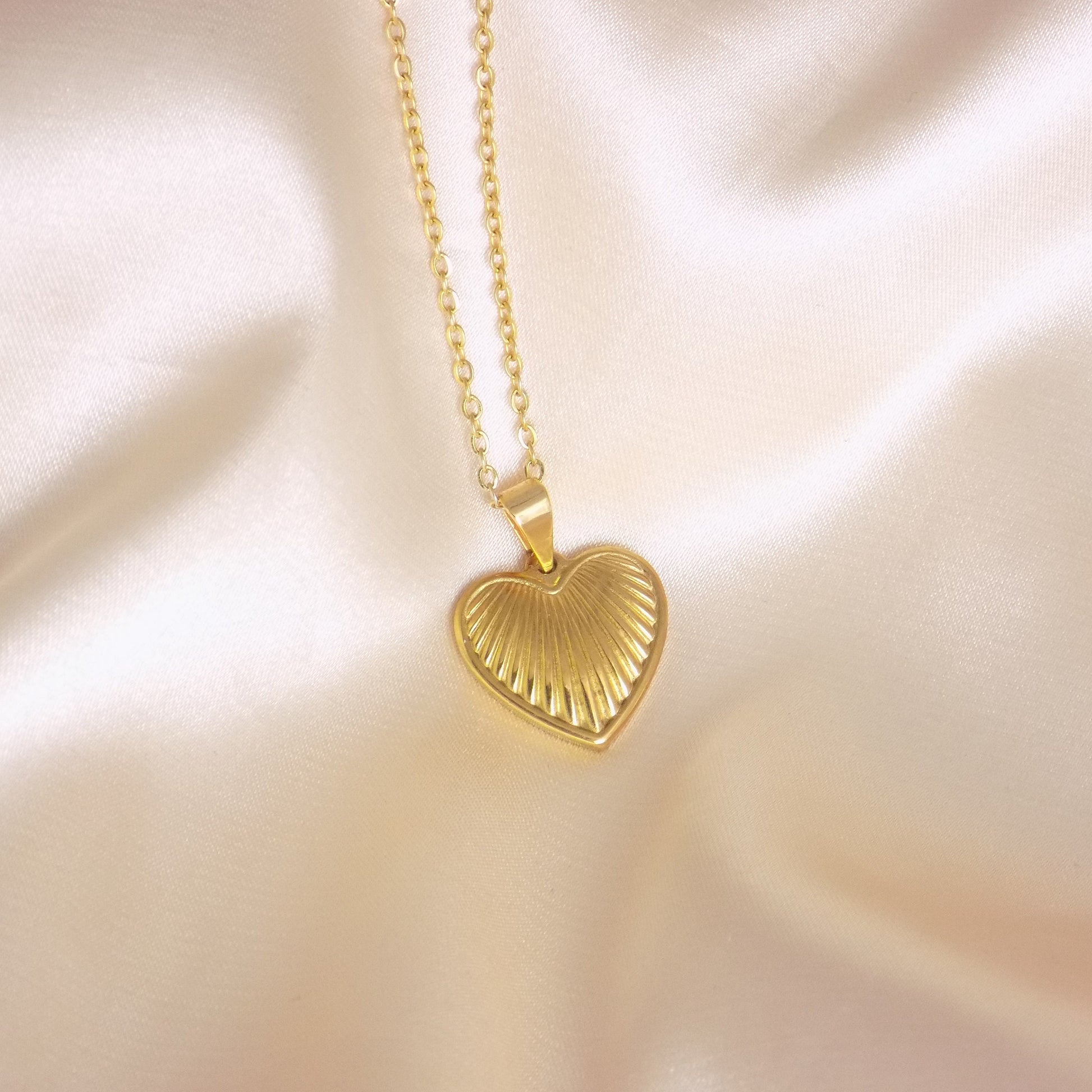 Gold Heart Necklace, 18K Gold Stainless Steel, Dainty Layer, Gift For Her, M7-374