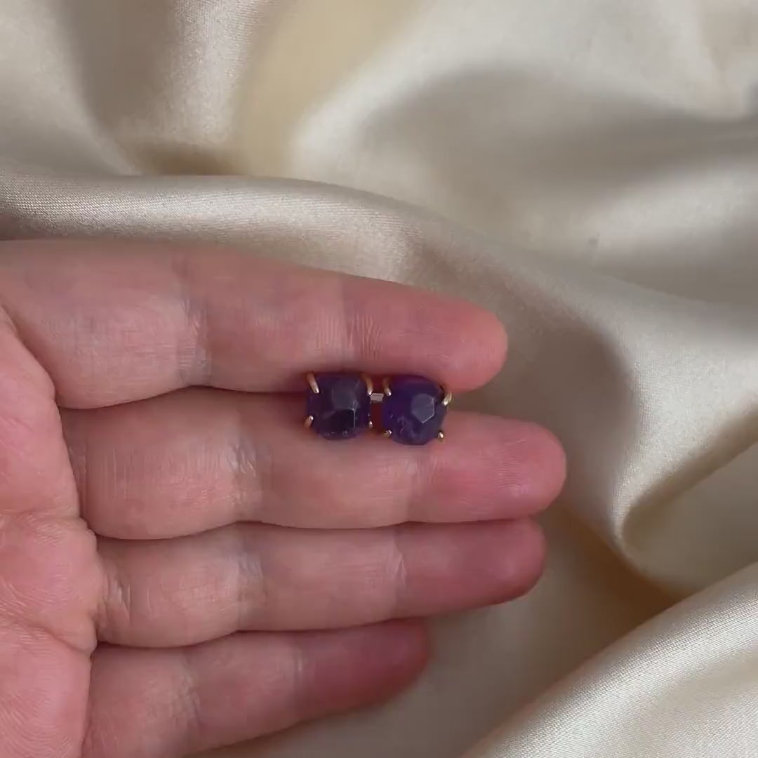 Amethyst Stud Earrings, Raw Amethyst Earrings, Purple Gemstone Earrings, Small Stone Posts Gold, Raw Stone Posts, M6-742