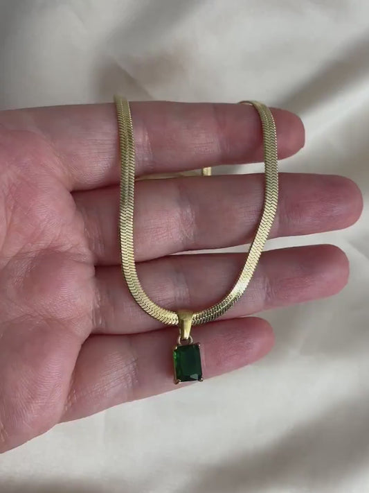 Gold Snake Chain Choker Necklace with Emerald Charm, Herringbone Chain, 18K Gold Stainless Steel, Modern Trendy, M7-115