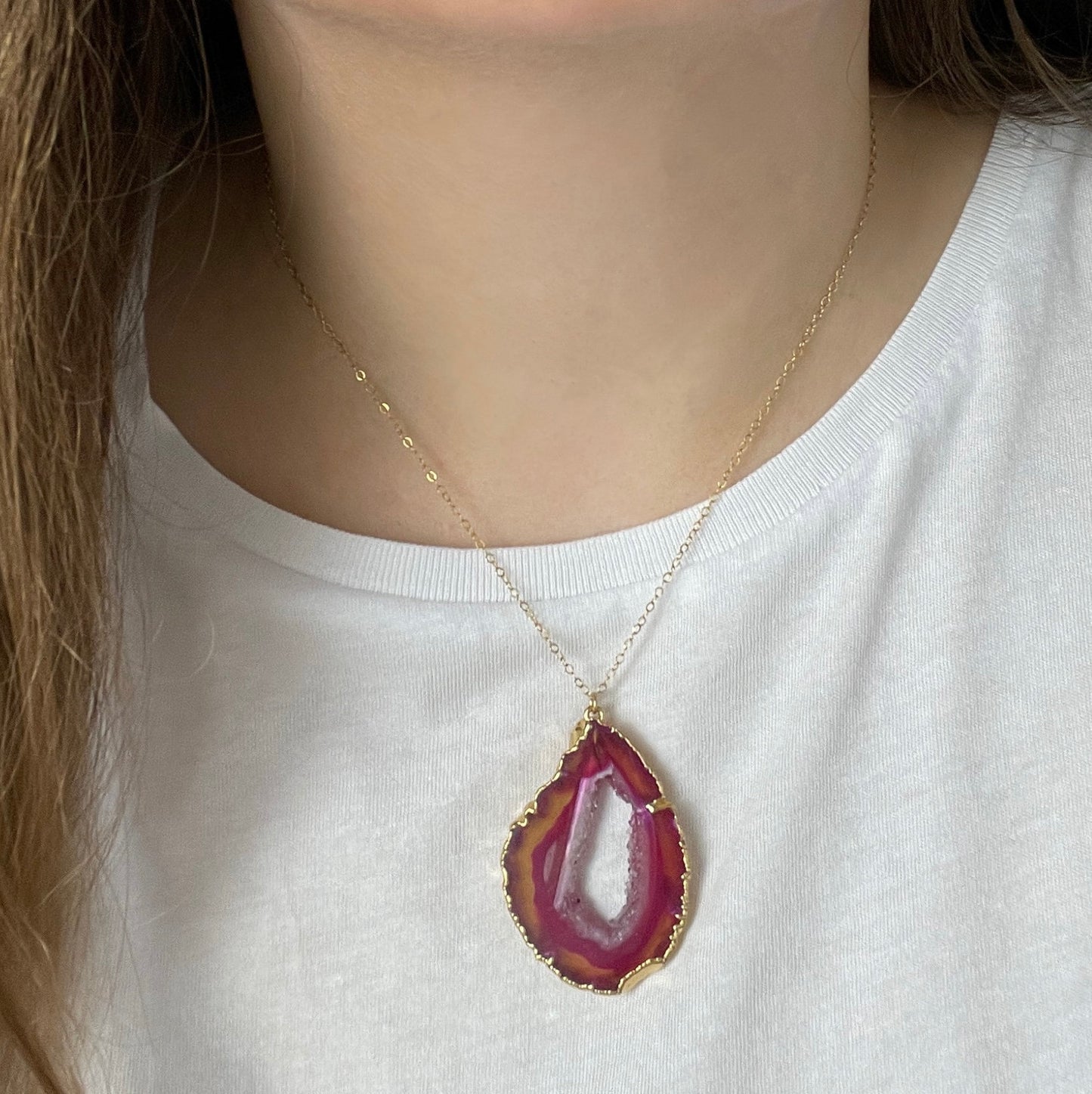 Gifts For Mom, Hot Pink Agate Pendant Necklace, Unique Geode Slice, Boho Raw Crystal Layer Gold, Mothers Gift, G13-527