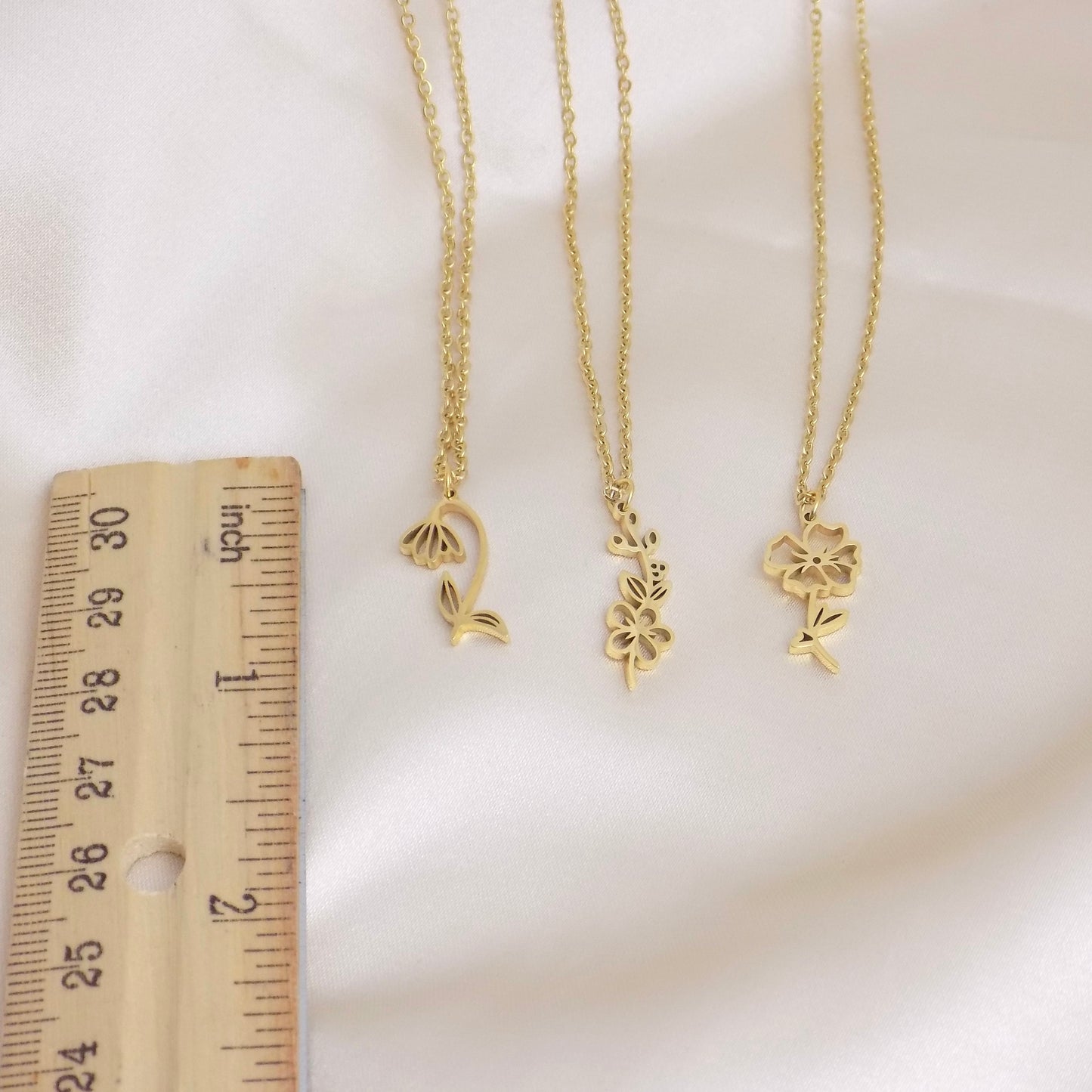 Custom Birthday Gift, Birth Flower Necklace Gold, Birth Flower Charm Necklace, Trendy Layers, Gift For Best Friend, M6-129