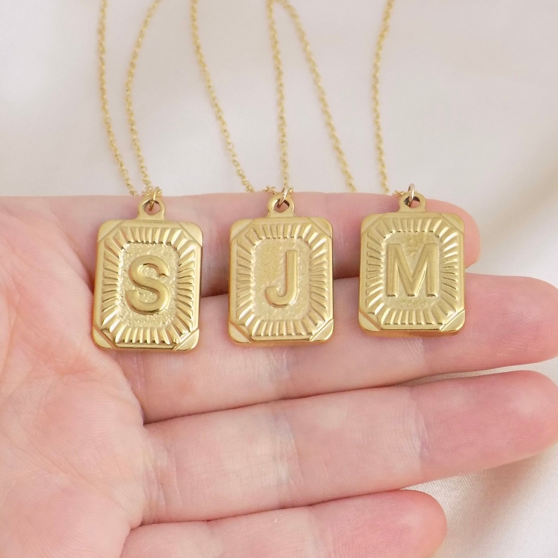 Gold Initial Charm Necklace, Trendy Custom Tag Necklace For Layering, M6-133