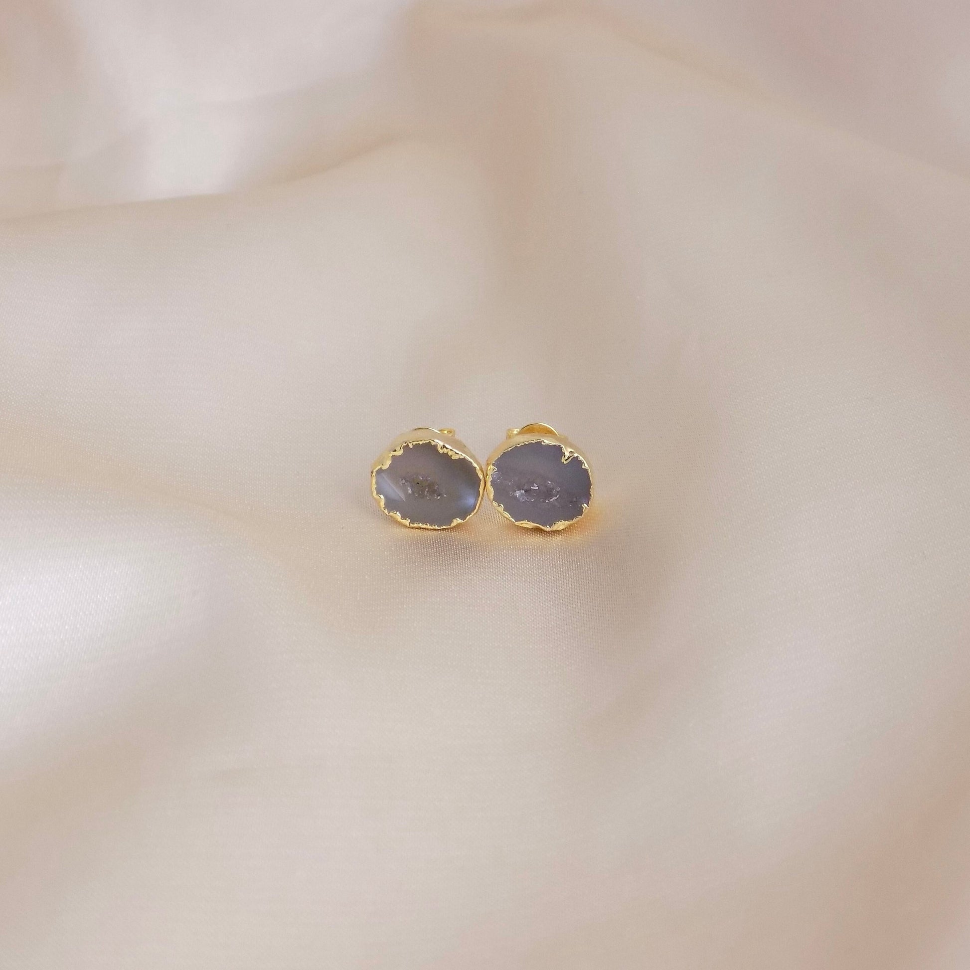 Geode Stud Earrings, Natural Geode Studs, Round Druzy Earrings, Natural Geode Earrings, Drussy, Small Stone Posts, Gold Studs, Gift, G14-279