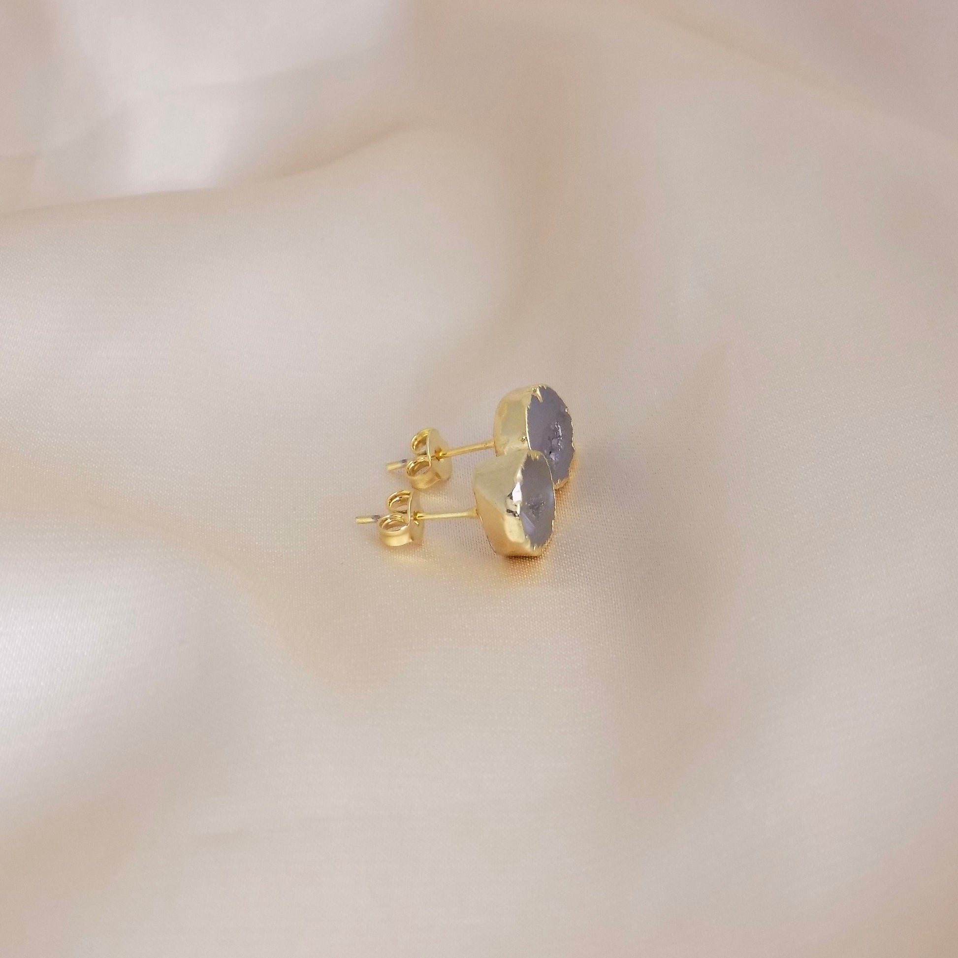 Geode Stud Earrings, Natural Geode Studs, Round Druzy Earrings, Natural Geode Earrings, Drussy, Small Stone Posts, Gold Studs, Gift, G14-279