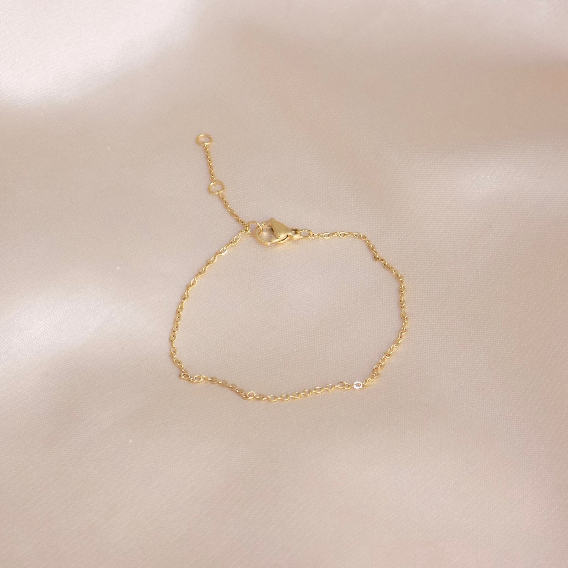 18K Gold Chain Bracelet Stainless Steel, Delicate Gold Layer, Dainty Super Thin Bracelet, Simple Bracelet Everyday Adjustable, M6-716