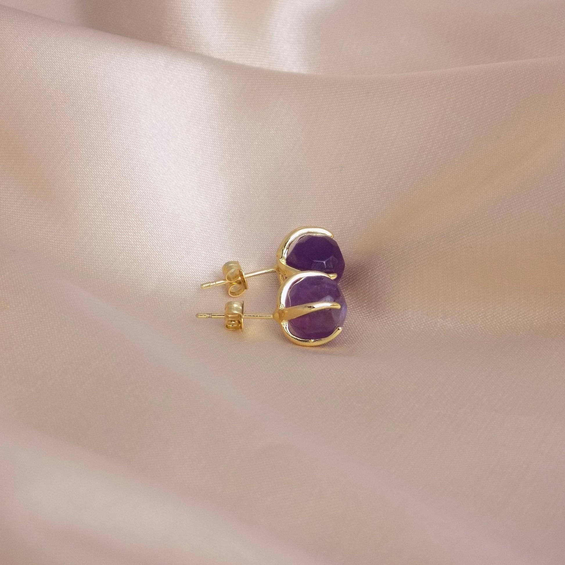 Amethyst Stud Earrings, Raw Amethyst Earrings, Purple Gemstone Earrings, Small Stone Posts Gold, Raw Stone Posts, M6-742