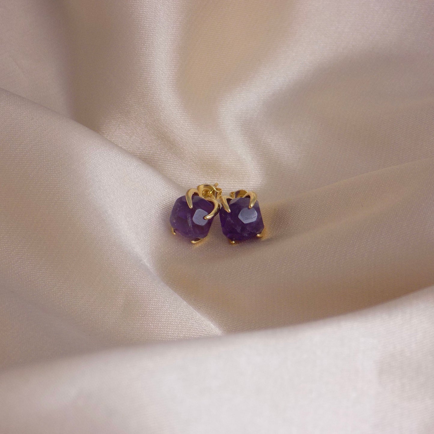 Amethyst Stud Earrings, Raw Amethyst Earrings, Purple Gemstone Earrings, Small Stone Posts Gold, Raw Stone Posts, M6-742