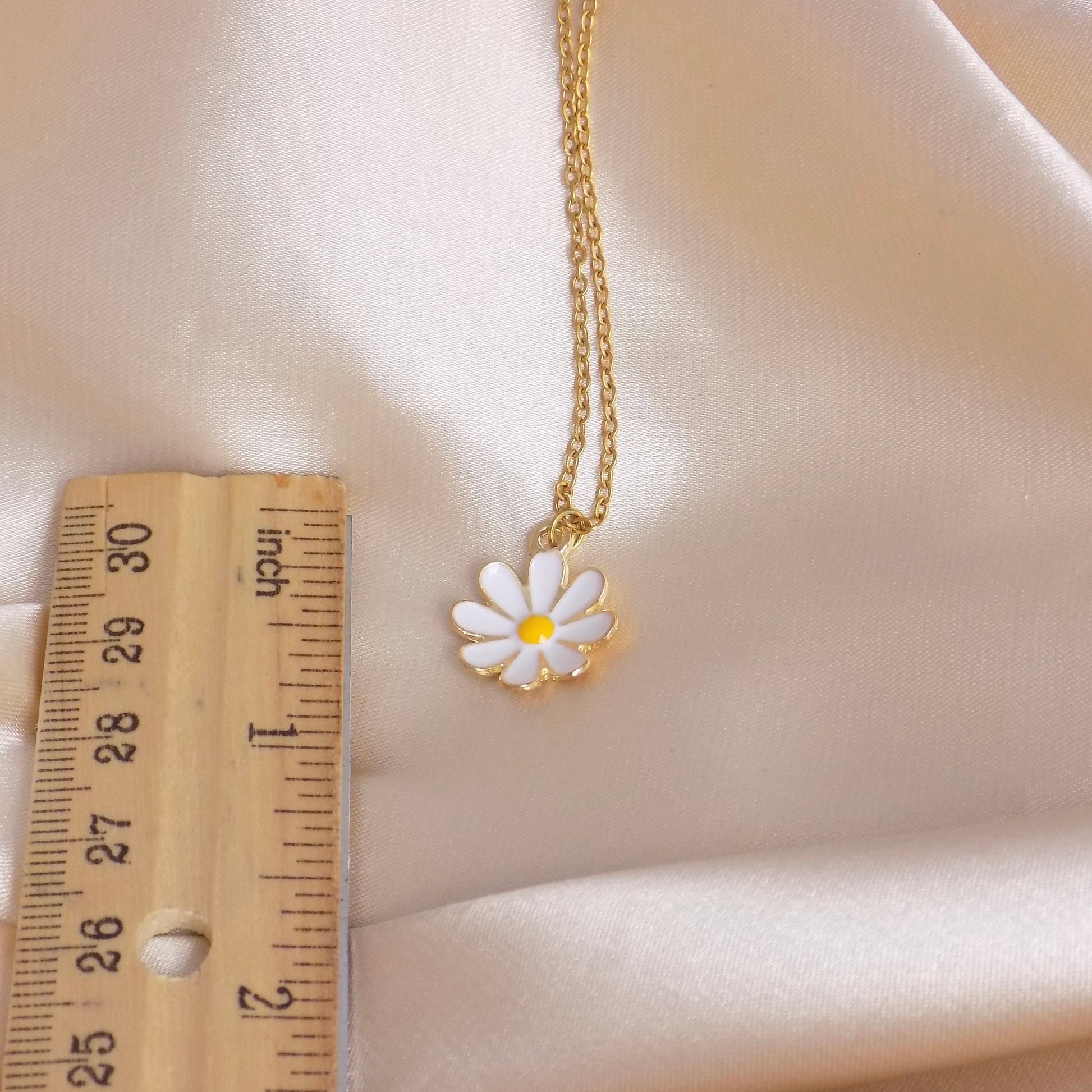 Gold Daisy Necklace, Small White Flower Charm, Trendy Jewelry Gift For Her, M6-785