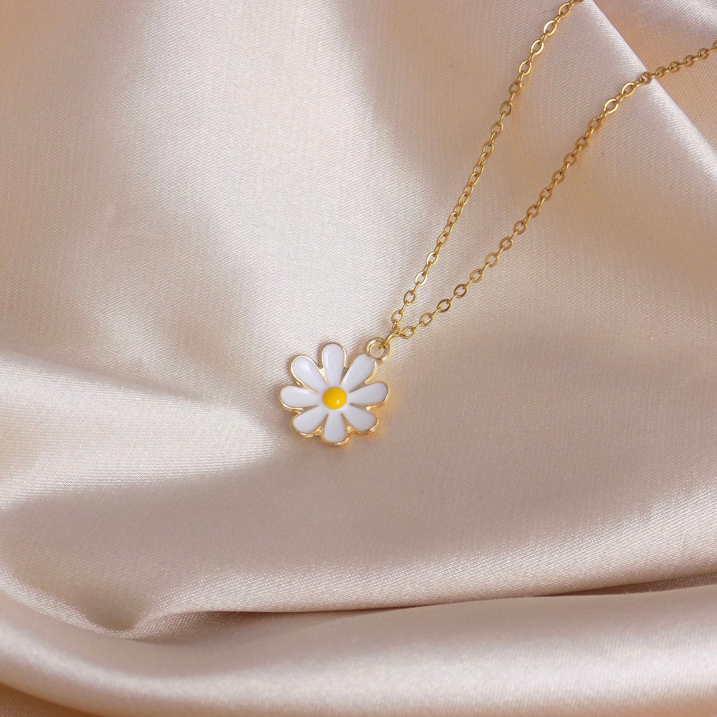 Gold Daisy Necklace, Small White Flower Charm, Trendy Jewelry Gift For Her, M6-785
