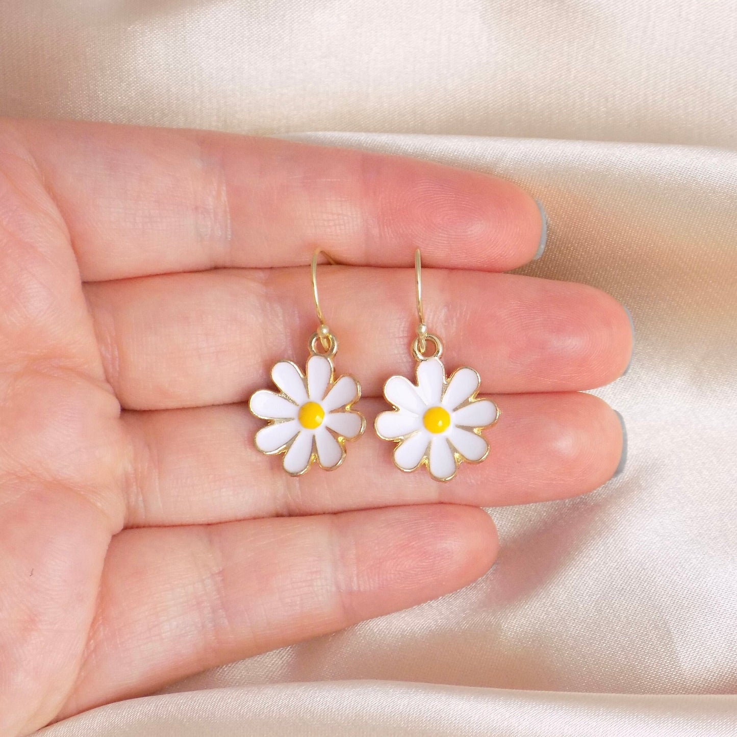 White Daisy Earrings Gold, Small Flower Charm Earring Enamel, Gifts For Her, M6-795