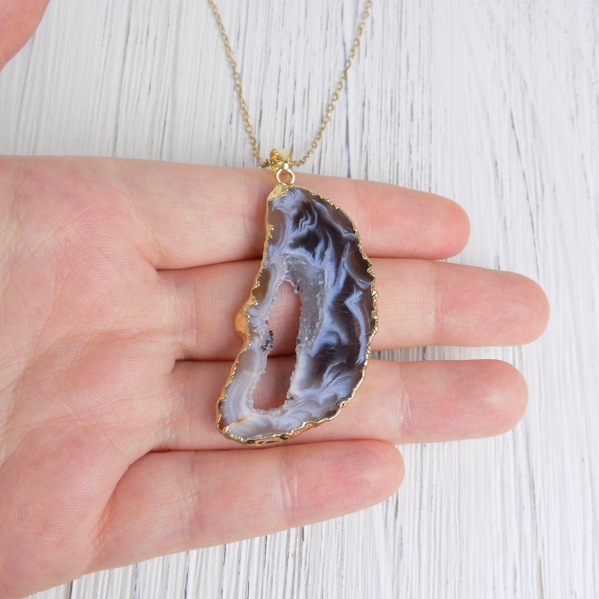 Gray Geode Necklace in Gold - Stylish Gemstone Necklace for Layering