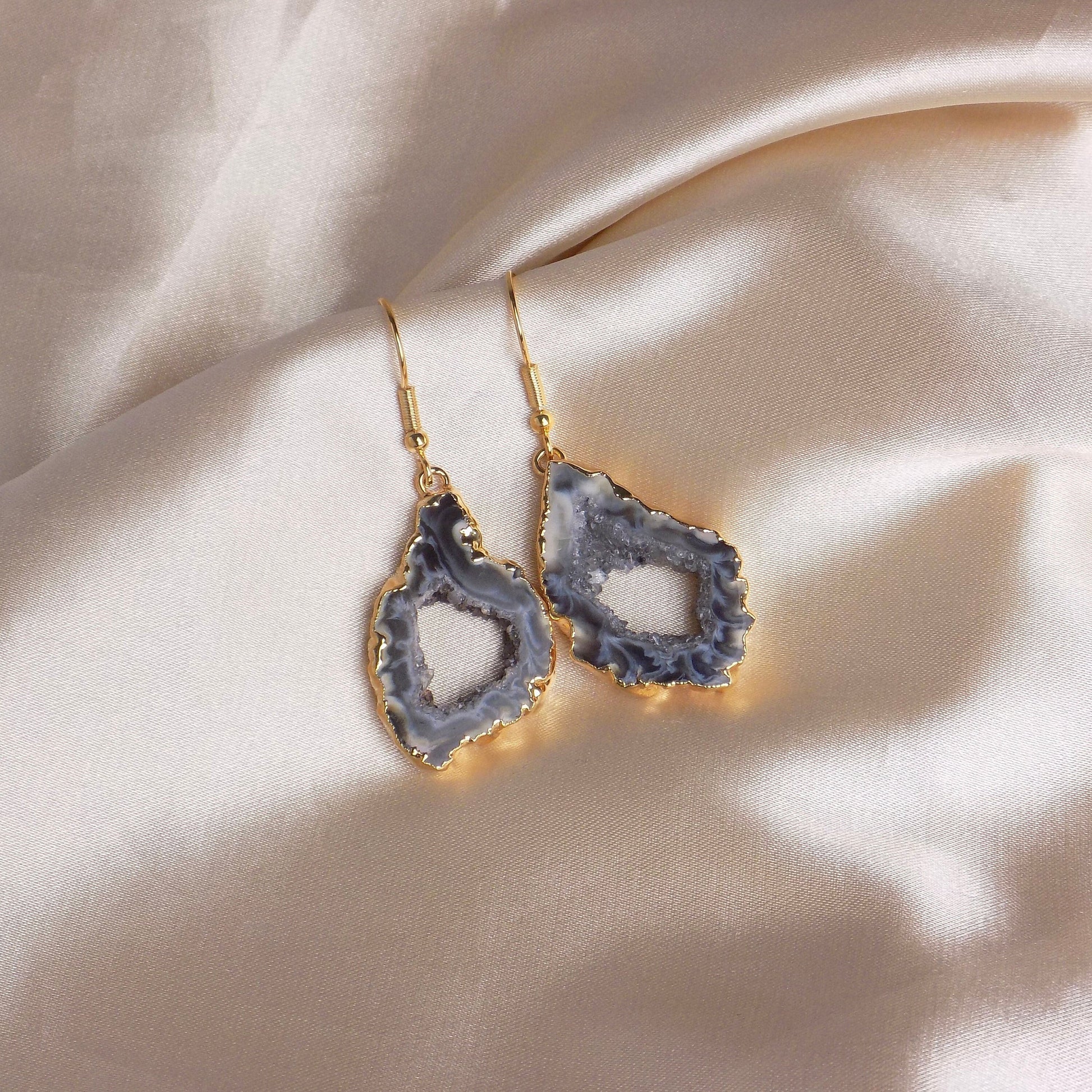 Geode Earrings, Natural Geode Earrings, Druzy Earrings, Gray Gemstone Earrings, Dangle Clip-on, Gift For Her, G15