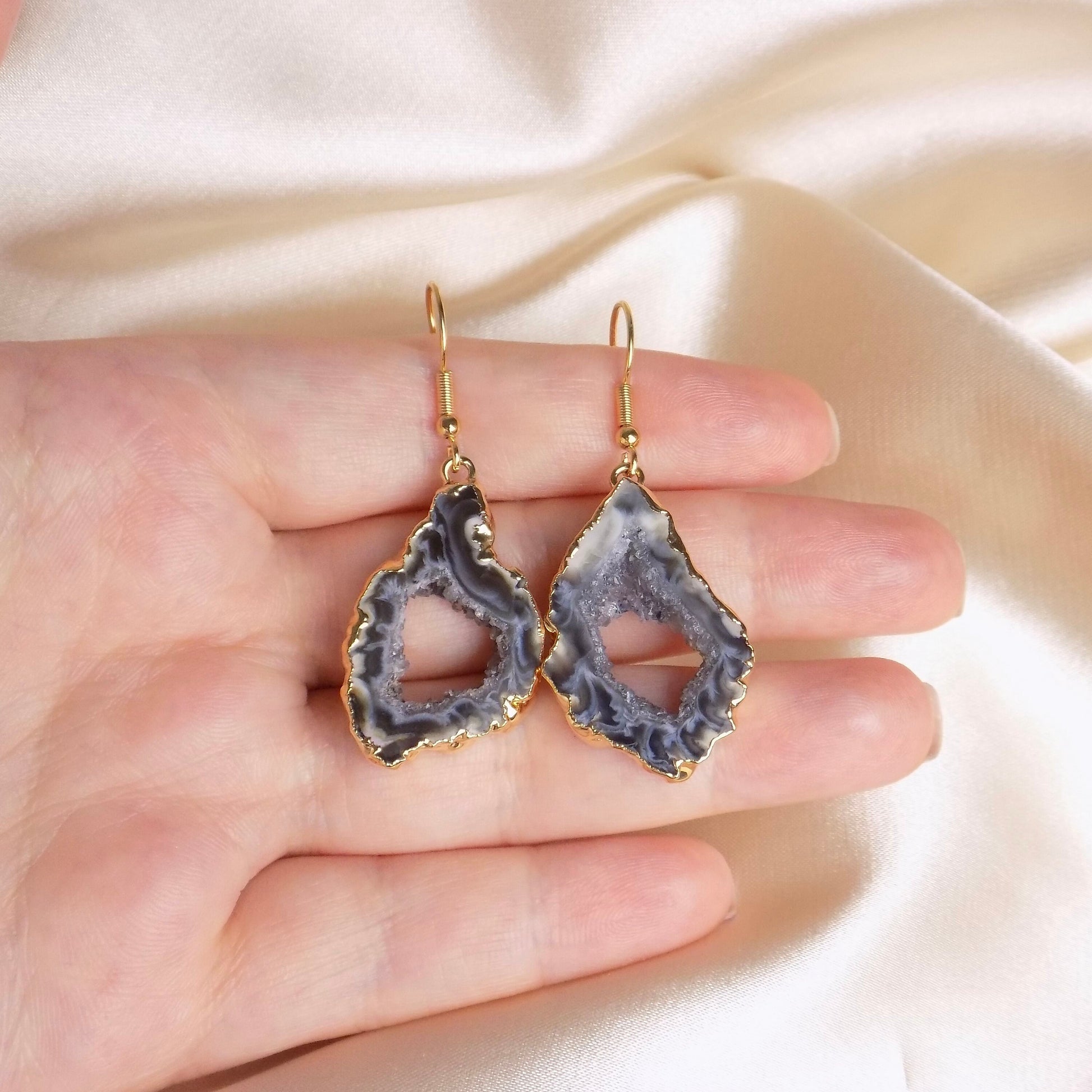 Geode Earrings, Natural Geode Earrings, Druzy Earrings, Gray Gemstone Earrings, Dangle Clip-on, Gift For Her, G15