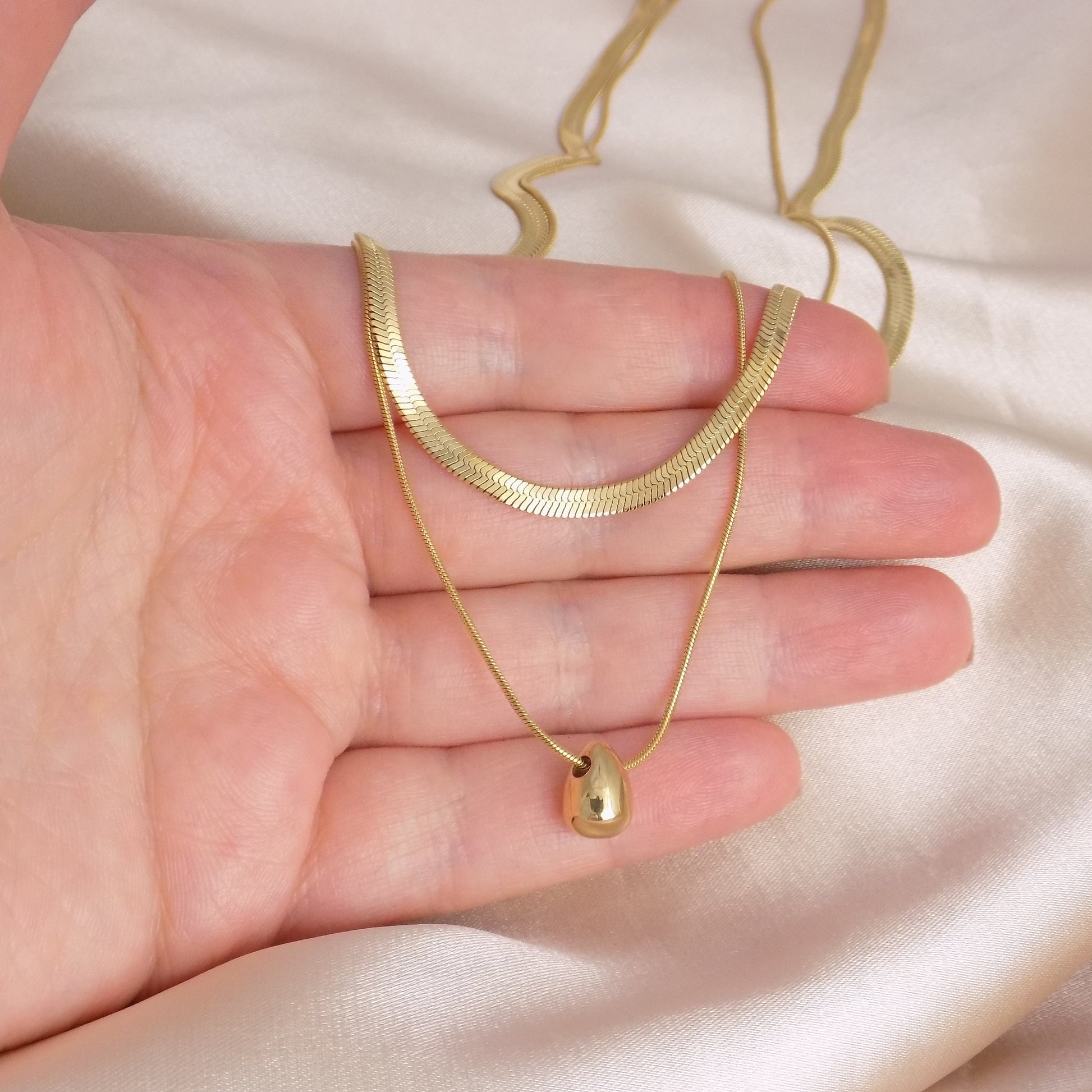 Unique Gold Layered Necklace Set For Women, Snake Chain, Teardrop Charm, 18K Gold Stainless Steel, Modern Trendy, M7-119